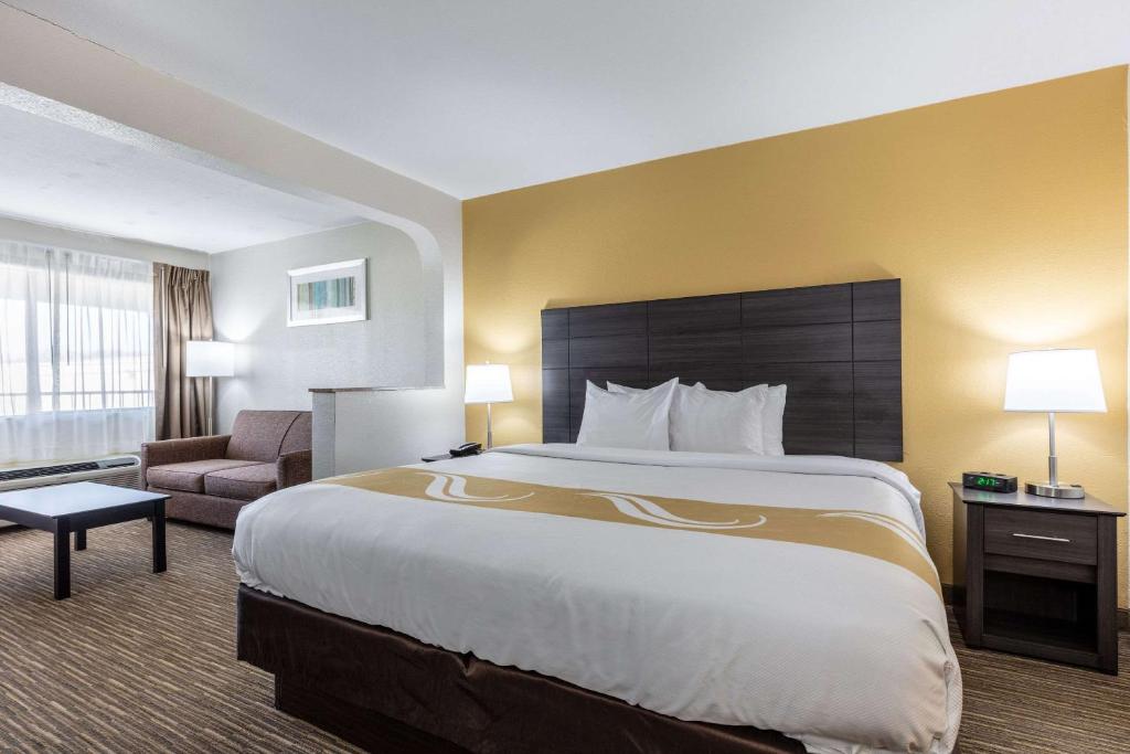 Quality Inn Southaven - Memphis South - Business King Room With Sofa-Bed - Non-Smoking