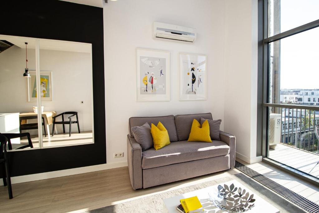Posedenie v ubytovaní Qbik Loft Modern Apartment