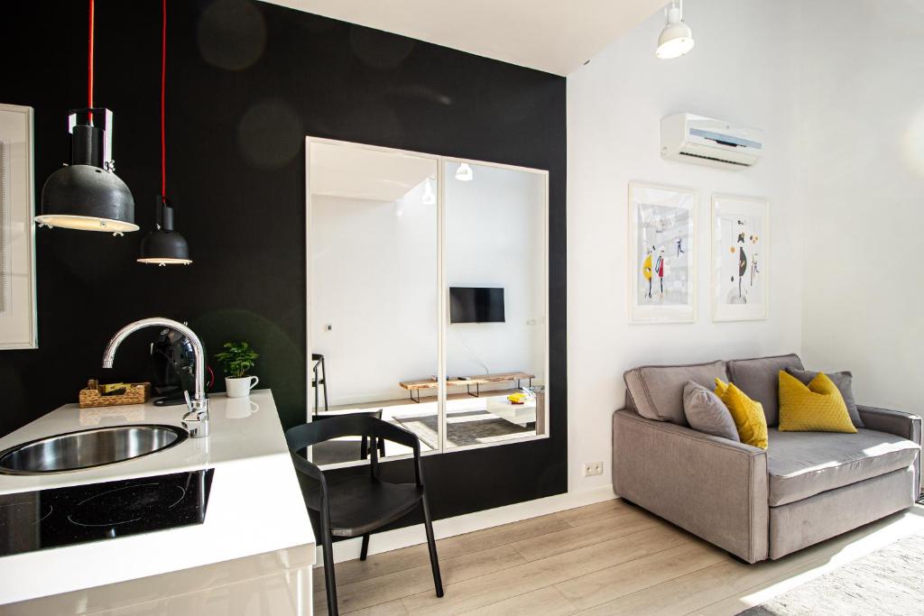 Posedenie v ubytovaní Qbik Loft Modern Apartment