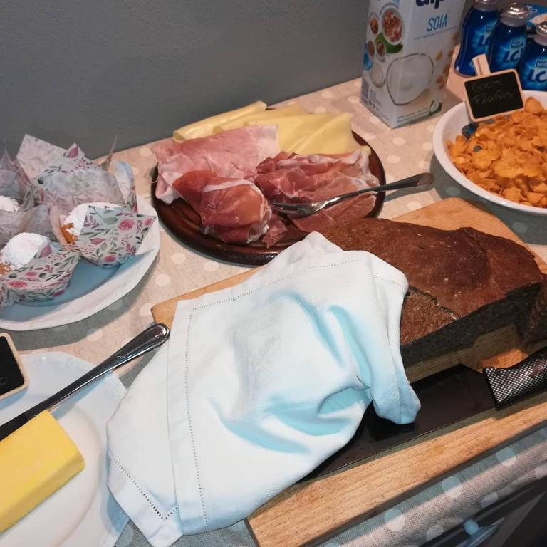 Jedlo v ubytovaní bed & breakfast alebo blízkom okolí