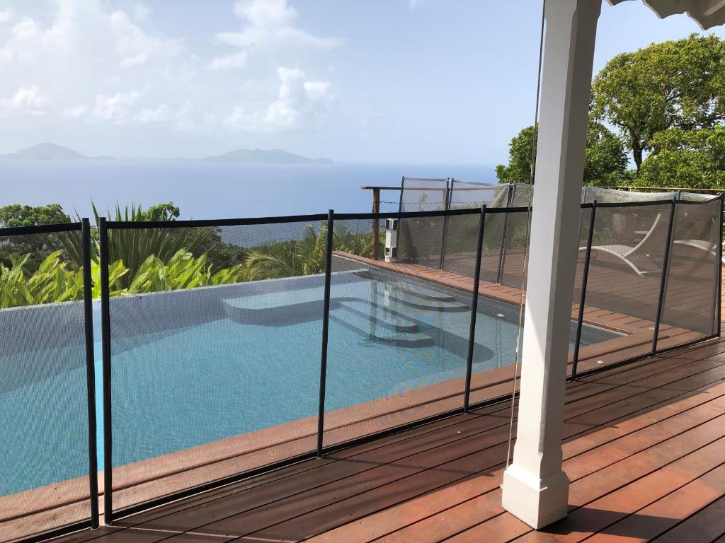 Bazén v ubytování Villa Cajou chambres d'hôtes chez l'habitant et Zanzibar cottage nebo v jeho okolí