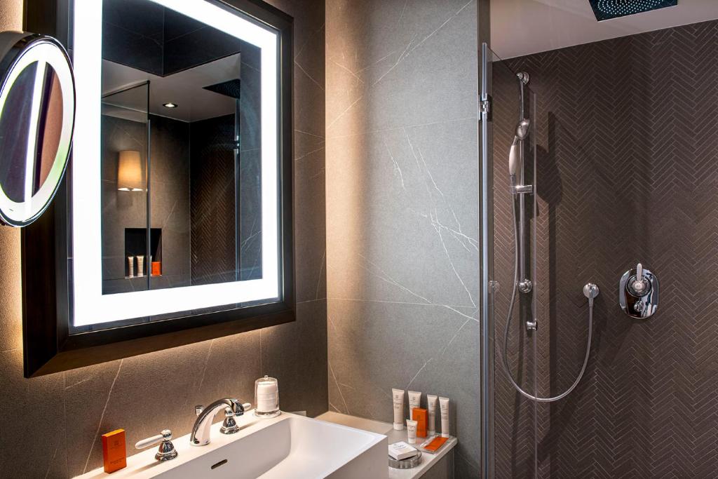 Hôtel Les Armures - Resim 32