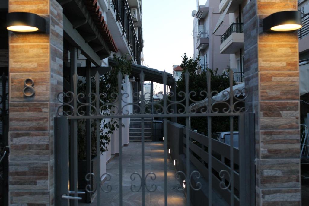 Zdjęcie z galerii obiektu Luxury apartment in Glyfada(near metro station)C82 w Atenach