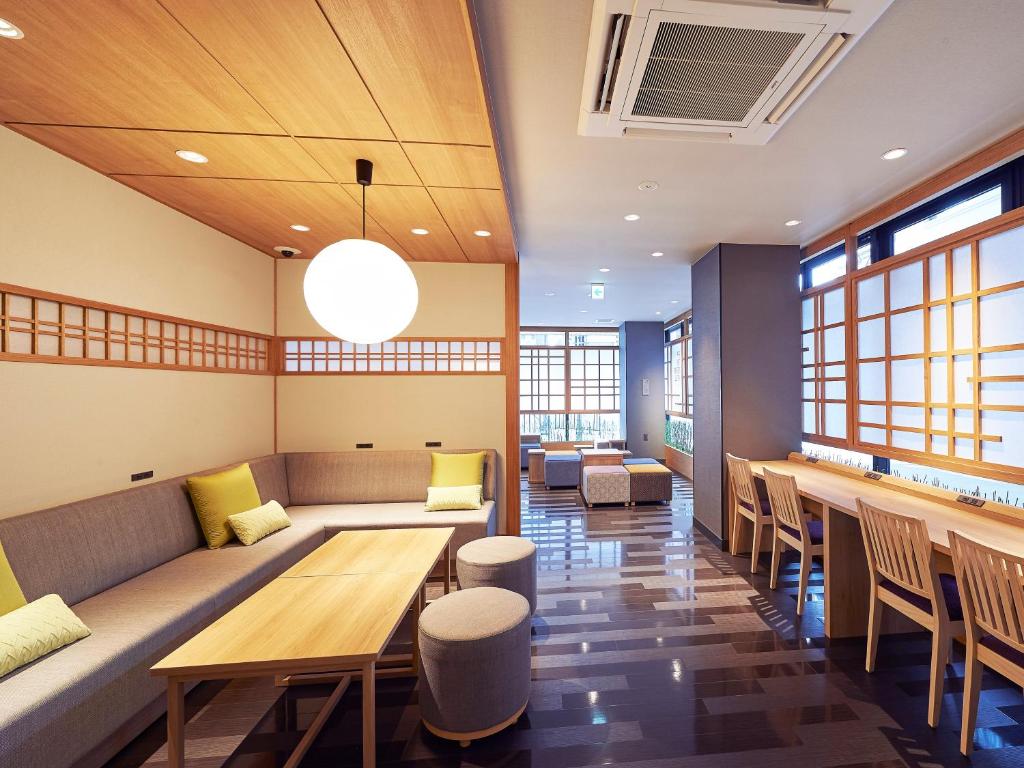 Posezení v ubytování THE POCKET HOTEL Kyoto Karasuma Gojo