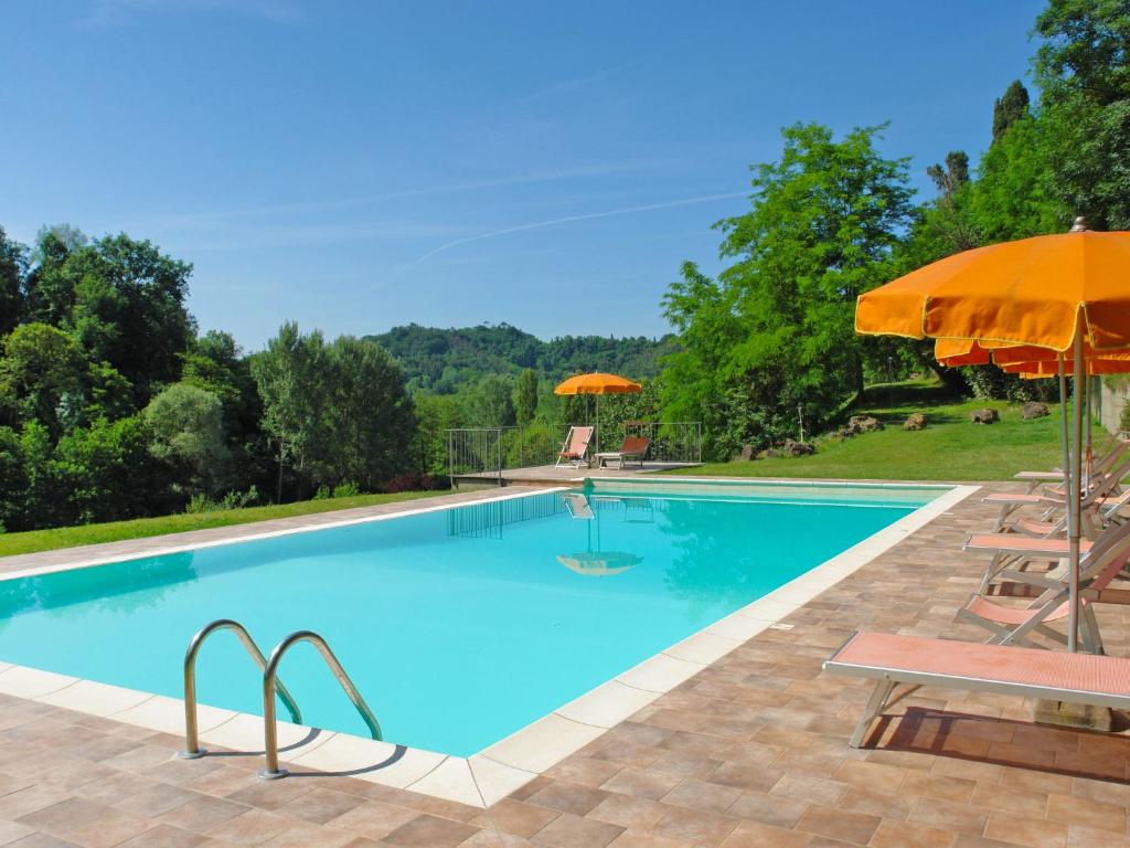 Bazén v ubytovaní Holiday Home La Gora by Interhome alebo v jeho blízkosti