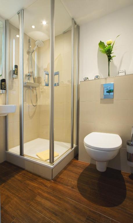 Koupelna v ubytování TaunusTagungsHotel