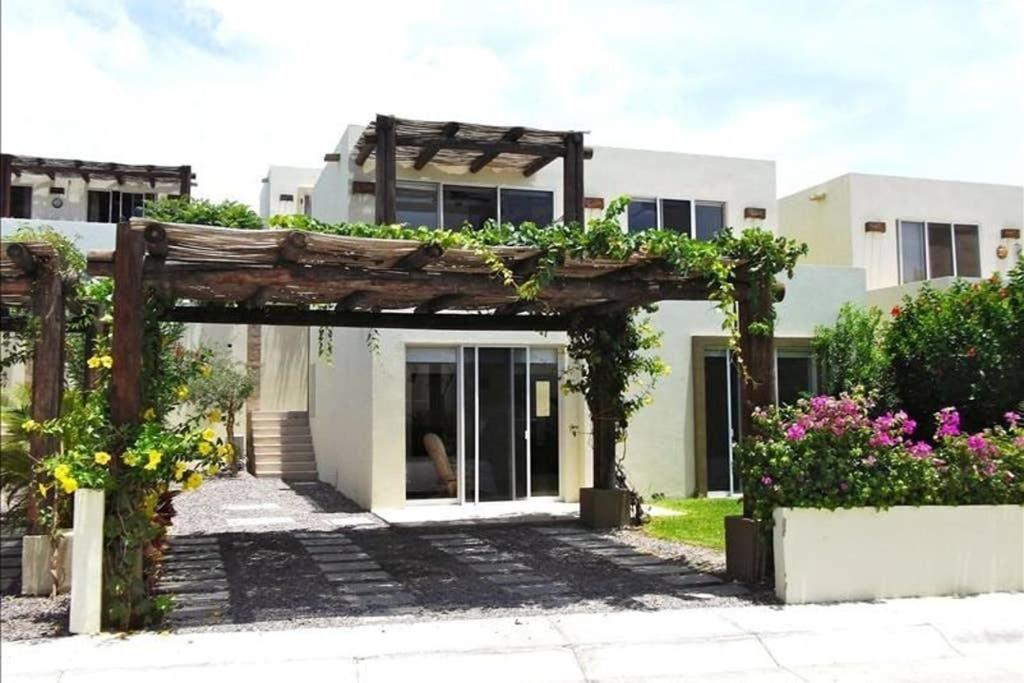 Punta Arena Grape Villa