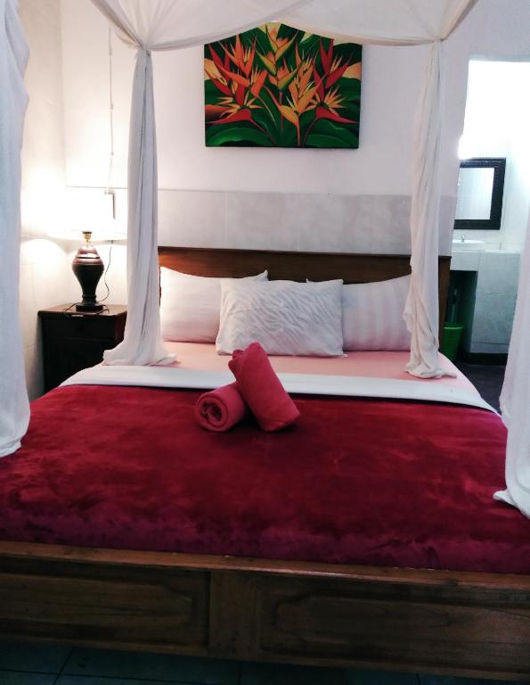 Volcano Living - Double Room