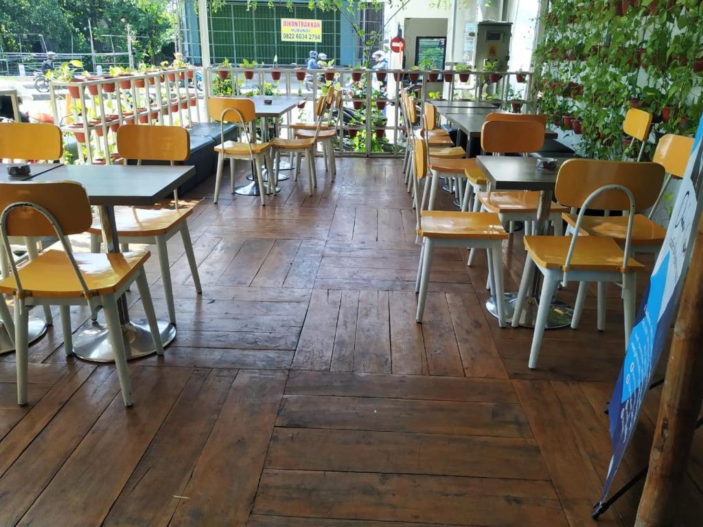 Restaurace v ubytování Green Red Hotel Syariah Jombang