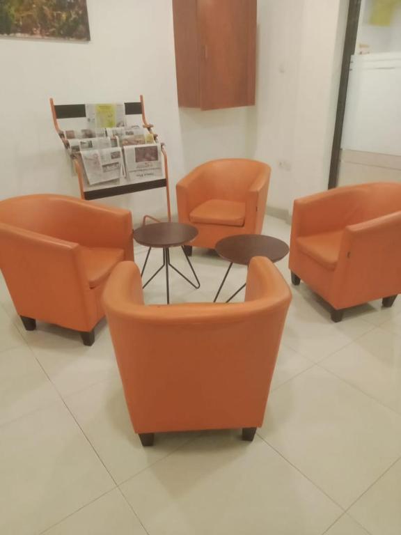 Posezení v ubytování Green Red Hotel Syariah Jombang