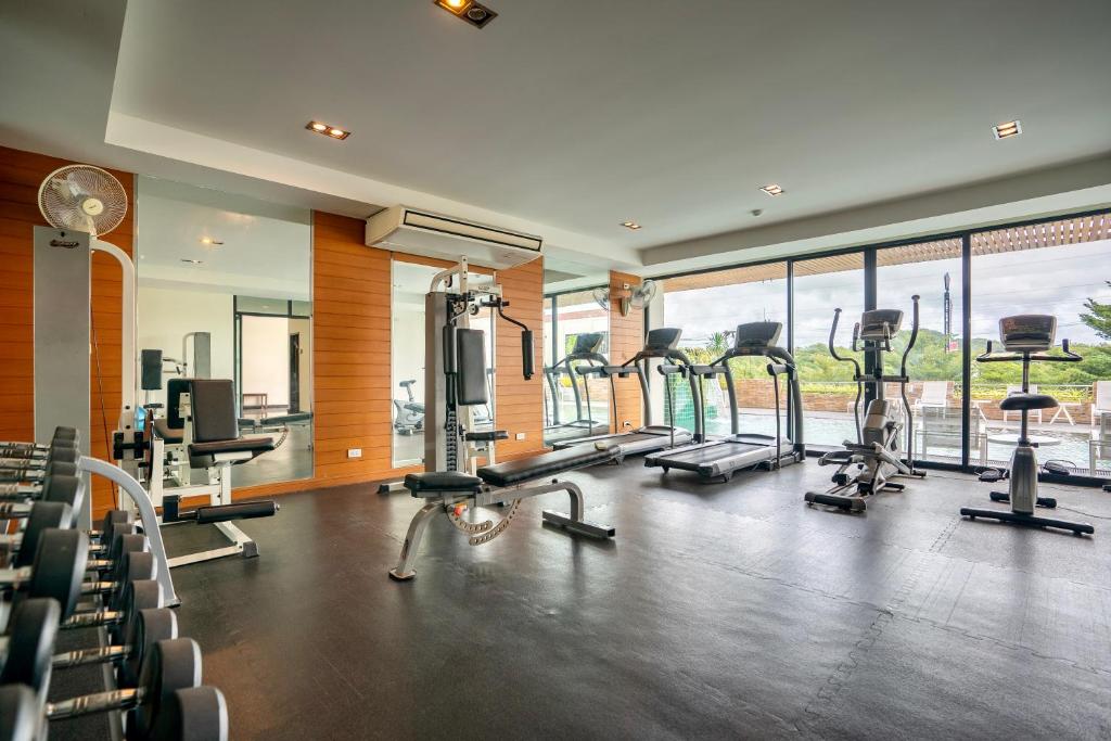 Fitness centrum a/nebo fitness zařízení v ubytování CA Hotel and Residence Phuket - SHA Extra Plus