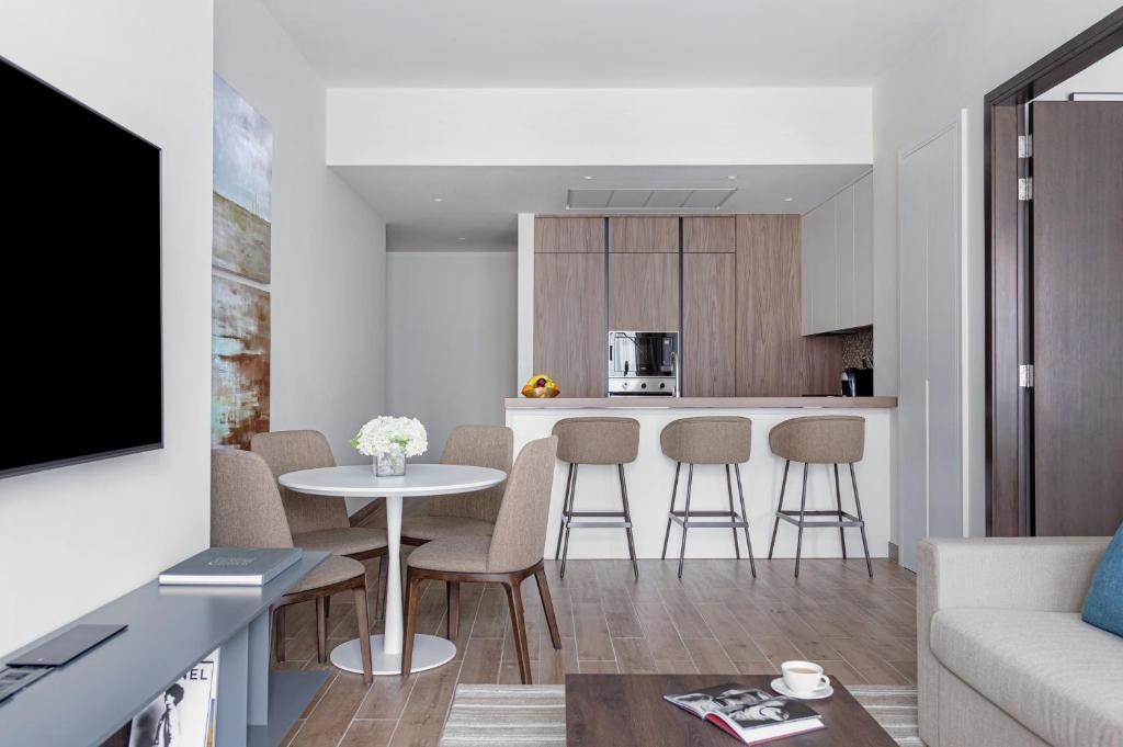 
Deluxe One Bedroom Suite with Balcony
