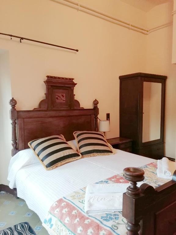 Hostal Rural Mas Blanc - Vierpersoonskamer Met Bad
