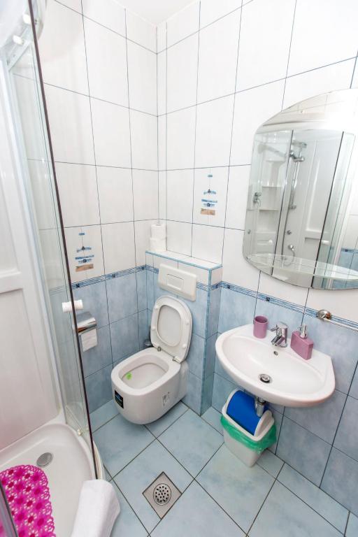 Kúpeľňa v ubytovaní Apartment Mraović-1 by Interhome