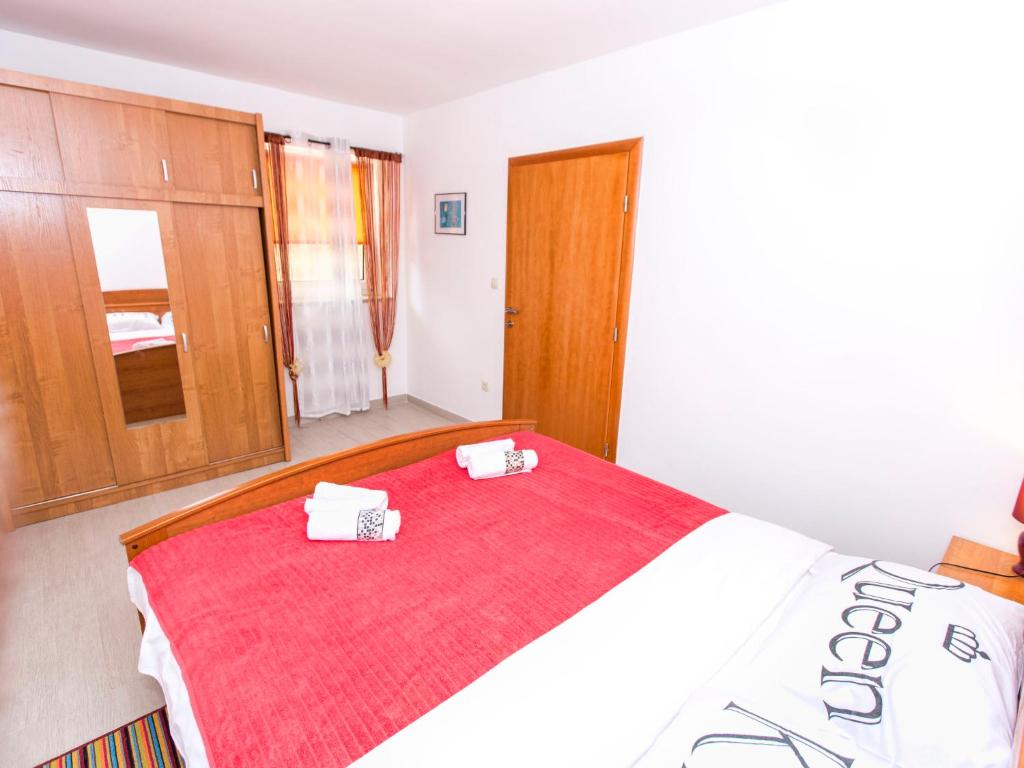 Posteľ alebo postele v izbe v ubytovaní Apartment Mraović-1 by Interhome