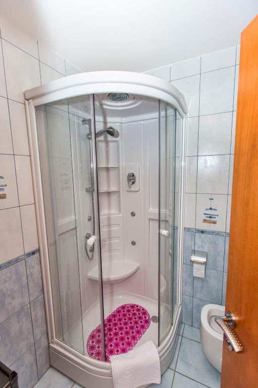 Kúpeľňa v ubytovaní Apartment Mraović-1 by Interhome