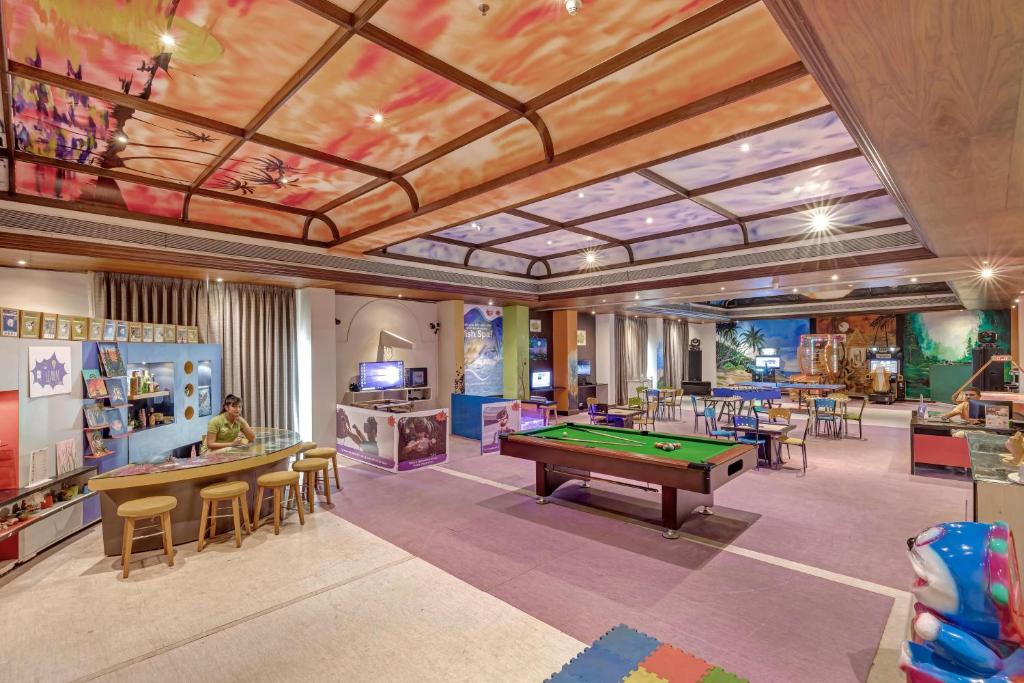 Biliár nebo kulečník v ubytování Club Mahindra Emerald Palms, Goa