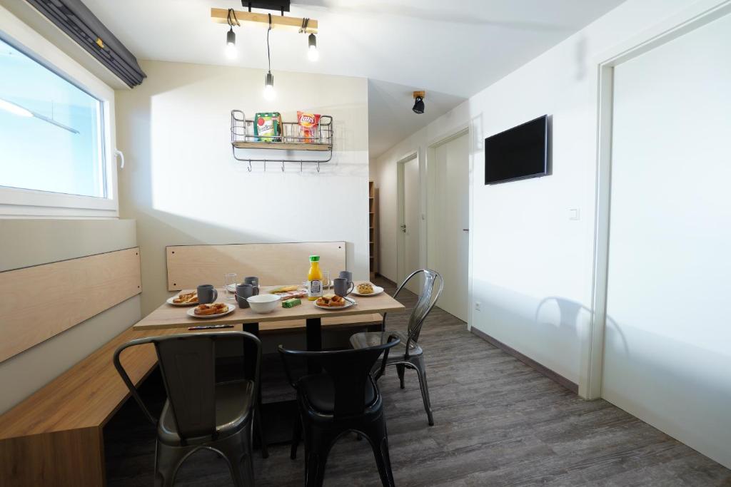Das Schlafwerk Stuttgart-Nord -SELF-CHECK IN - keine Rezeption-LowBudget-cashless - Apartamento De Dos Dormitorios