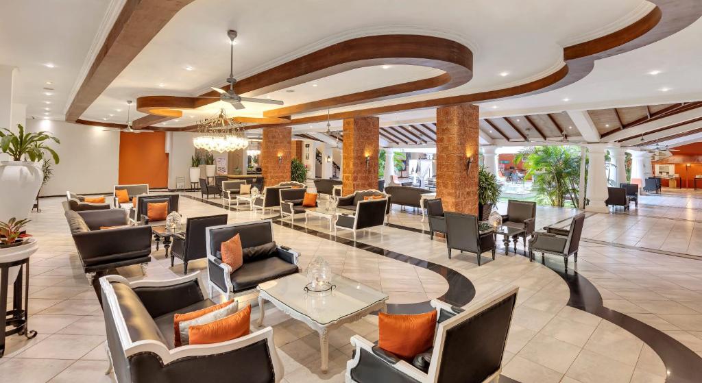 Posezení v ubytování Club Mahindra Emerald Palms, Goa