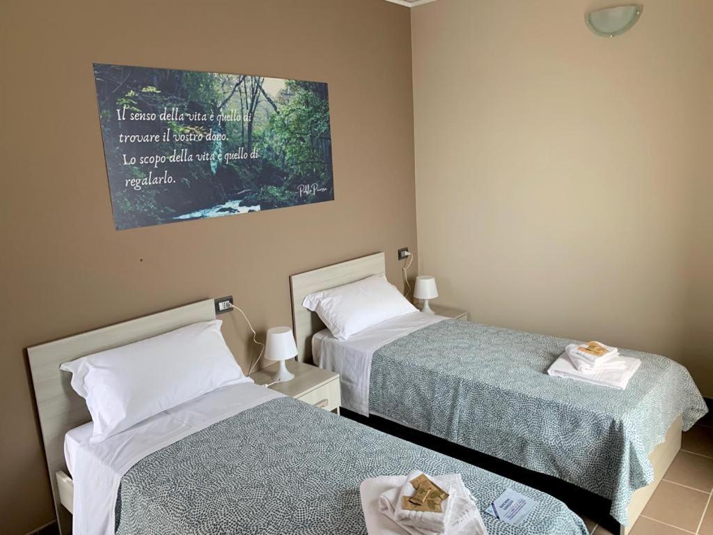 LA BUSSOLA Camere & Appartamenti - Twin Room With Private Bathroom