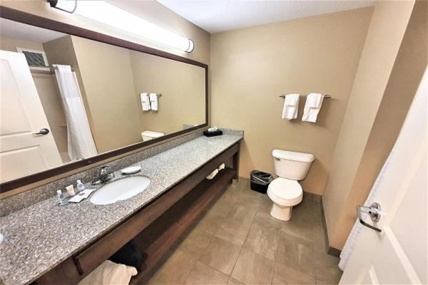 AmeriVu Inn and Suites - Chisago City - Deluxe Queen Room