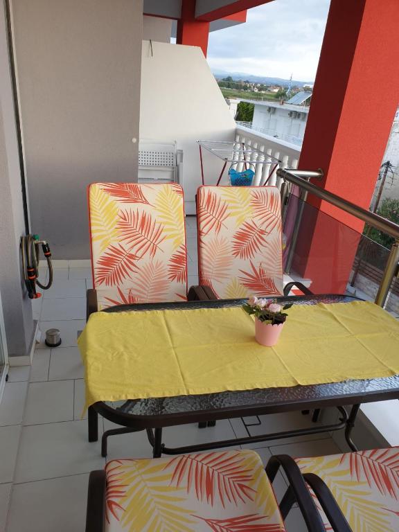 Balkon lub taras w obiekcie M & M White Luxury