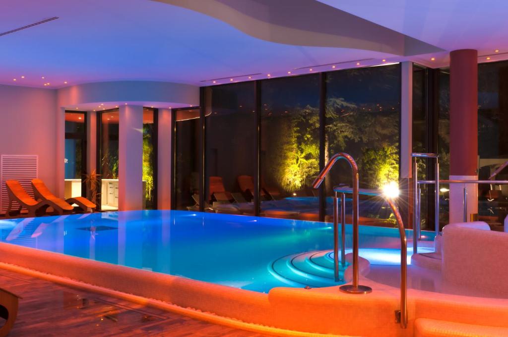 Het zwembad bij of vlak bij Villa Nicolli Romantic Spa Resort - Adults Only