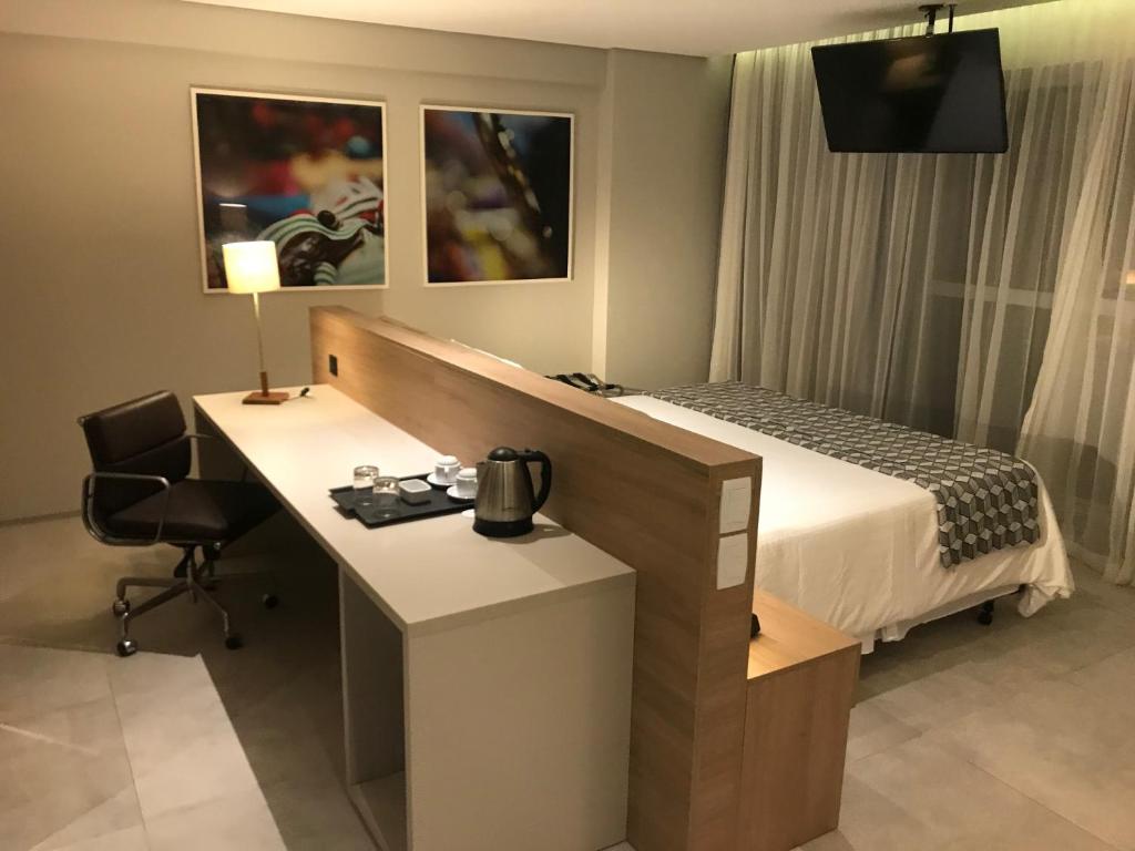  Ed Paiva Home Stay
