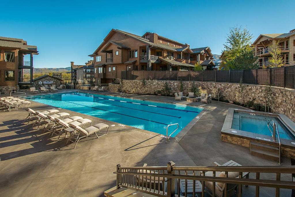Bazén v ubytování Juniper Landing by Park City Vacations nebo v jeho okolí