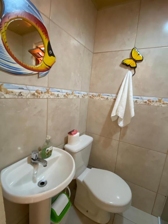 Ett badrum på Flat aluguel Abraão 2,Ilha Grande