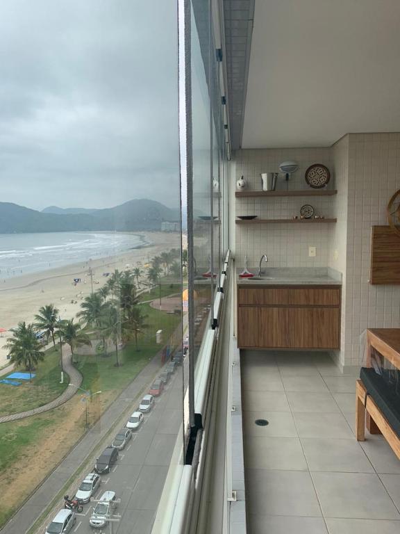  Apto Frontal ao Mar com Internet e TV