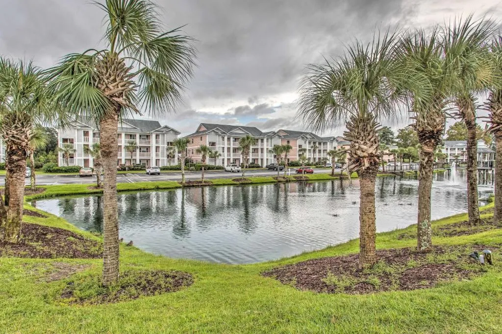 Resort Amenity Access: Chic Myrtle Beach Condo!