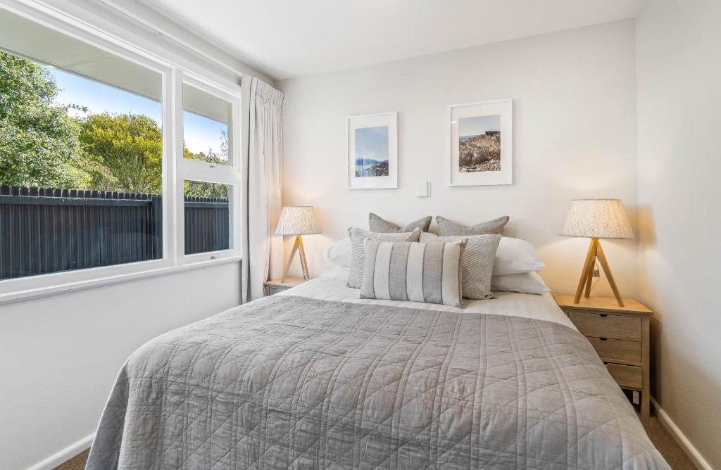 Postel nebo postele na pokoji v ubytování Kaikoura Beach Motel