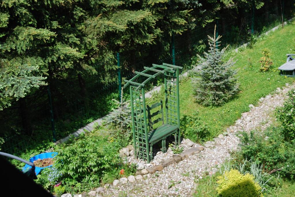 Vonkajšia záhrada v ubytovaní Willa Pod Banderą