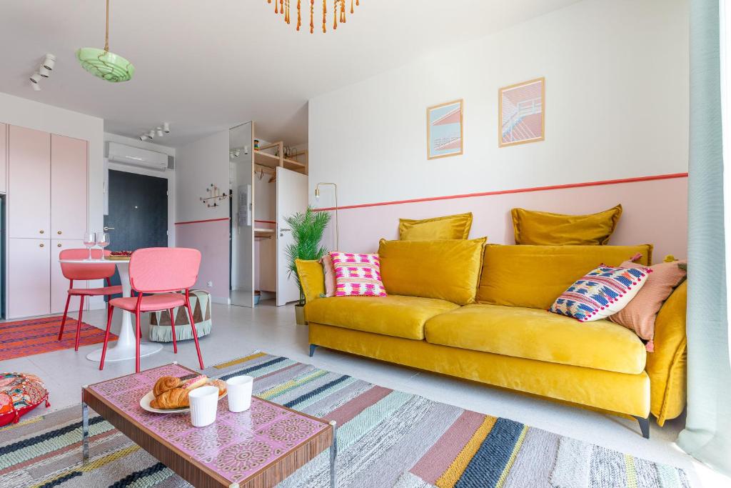 
Apartment with Sea View
