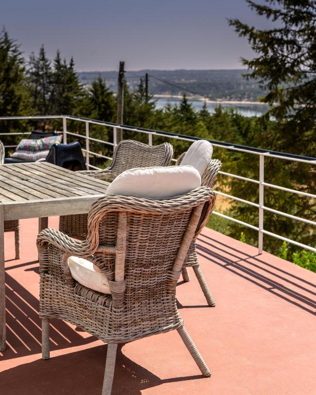 Made iN2 Creative Guest House - Maison De Quatre Chambres