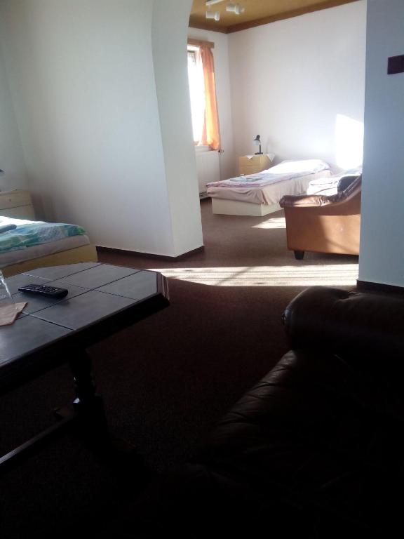 Cama o camas de una habitación en Studánecký Medvěd