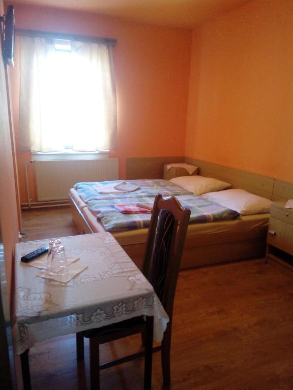 Cama o camas de una habitación en Studánecký Medvěd