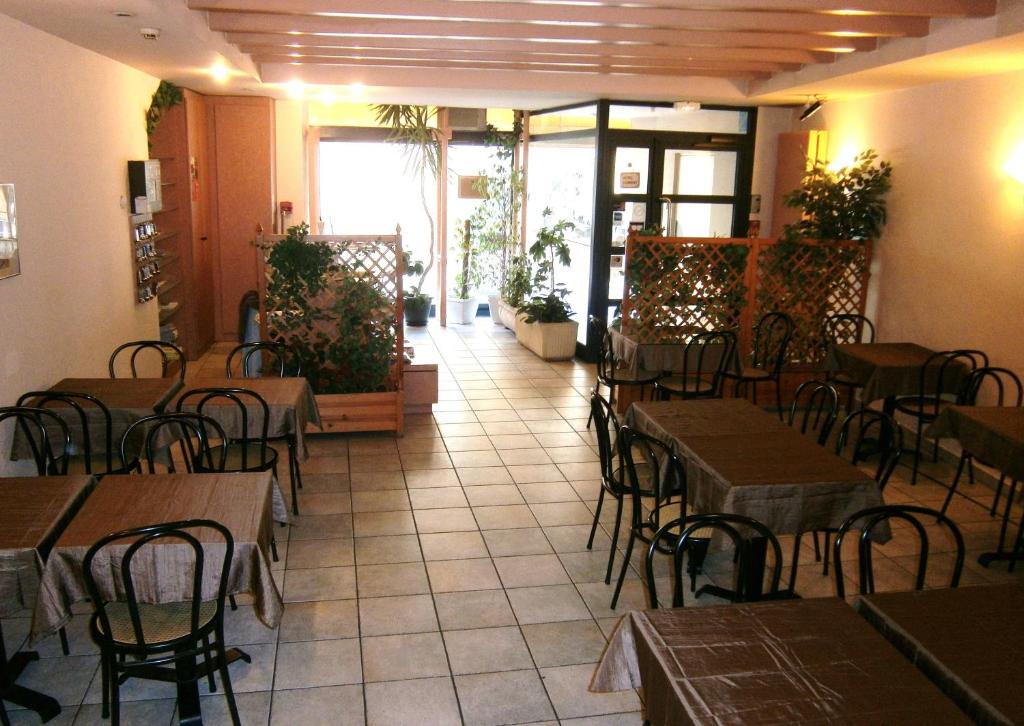 Restaurace v ubytování Logis Hôtel Saint Jacques