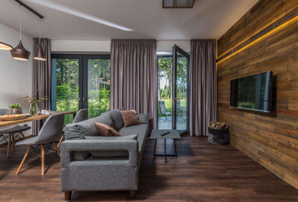 TV a/nebo společenská místnost v ubytování Hotel Královka