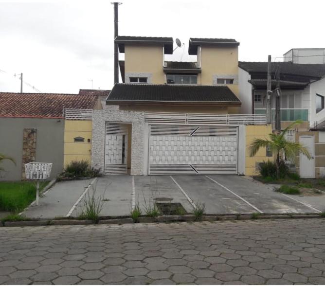  Casa com piscina Martim de Sá
