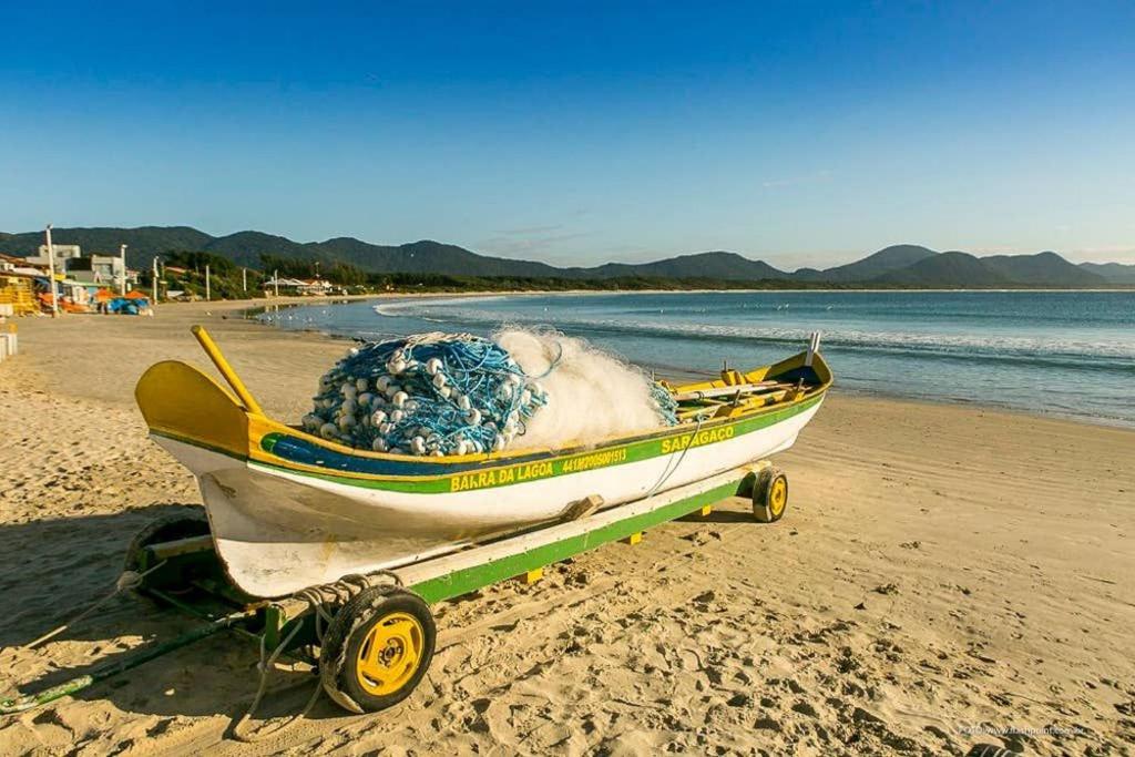  Casa a 250m da praia 3 dormit 2 banheiros