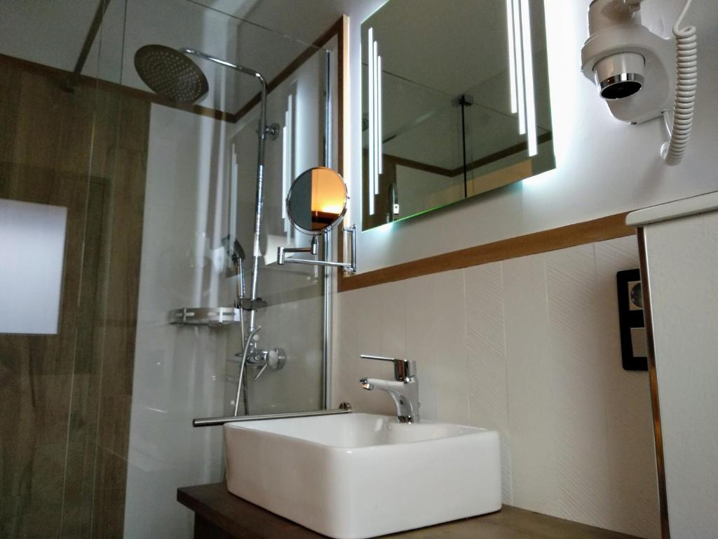 Hostal Canton Plaza - Chambre Triple Avec Salle De Bains Privative