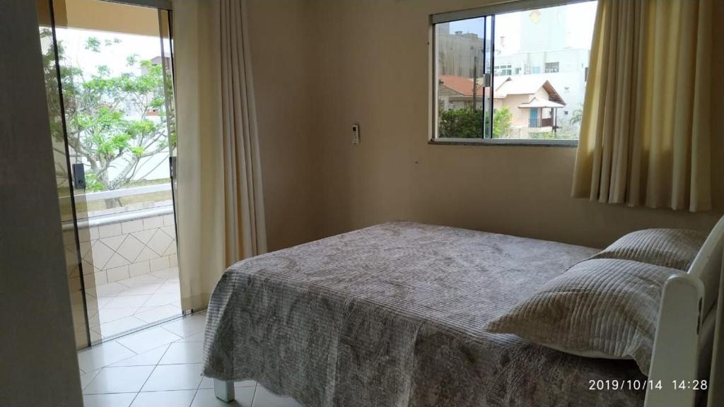  Casa em Bombinhas Canto Grande para 12 pessoas