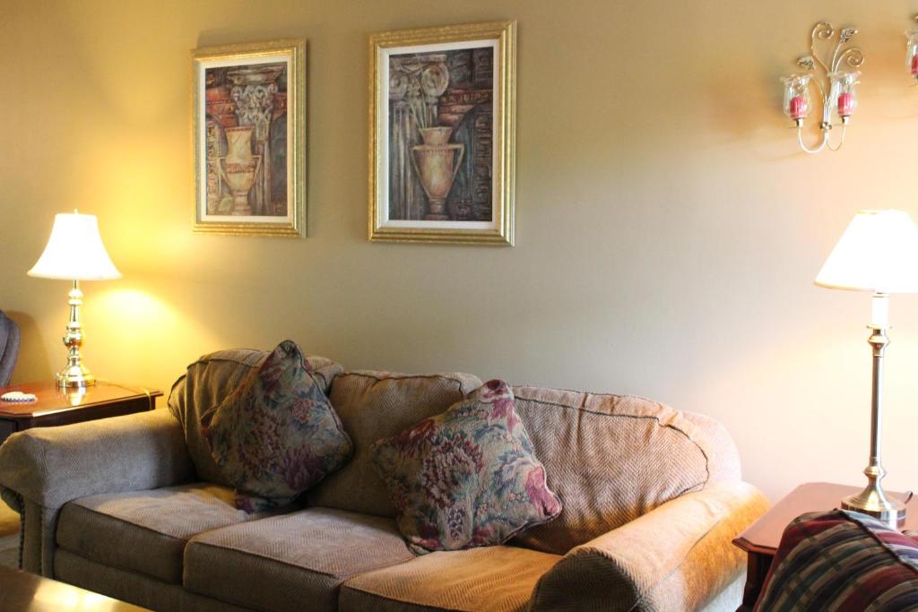 Gatlinburg Chateau Condo 407 - Housity
