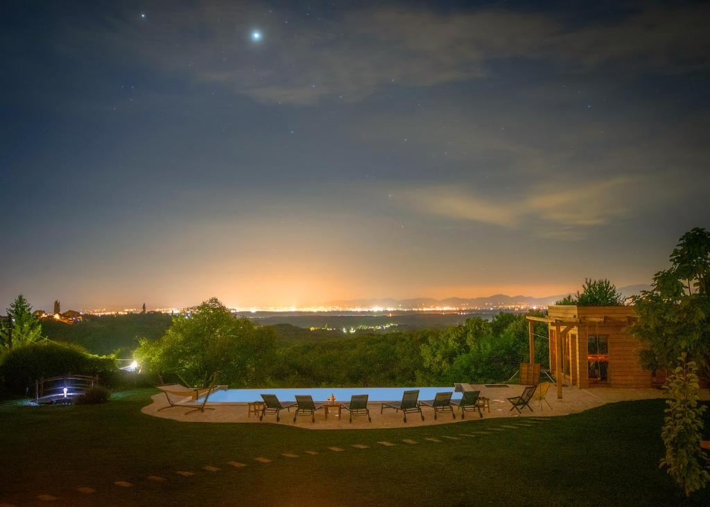 Bazén v ubytování Gran Vista Holiday Home nebo v jeho okolí