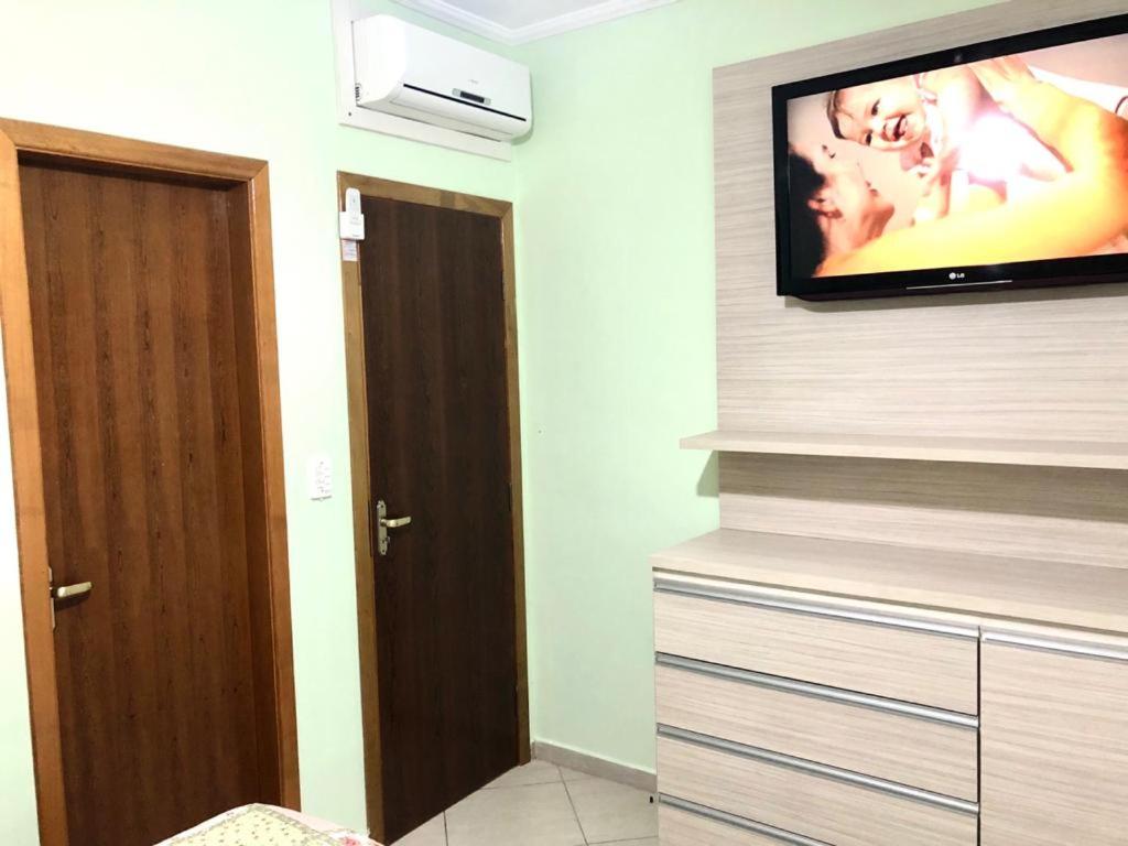  Apartamento Ubatuba. 100 metros da praia