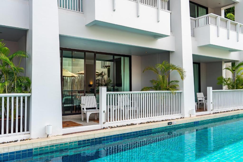 Bazén v ubytování Loligo Resort Hua Hin nebo v jeho okolí