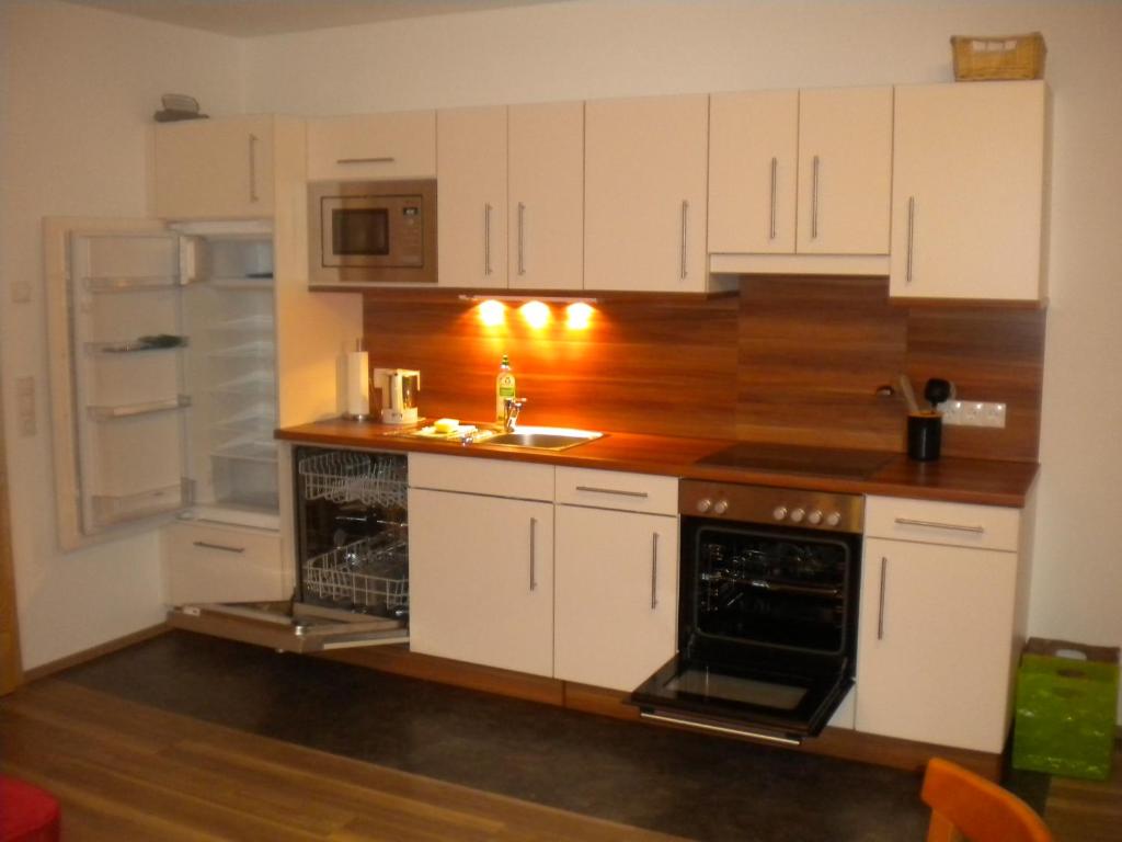 A kitchen or kitchenette at Appartement Andi