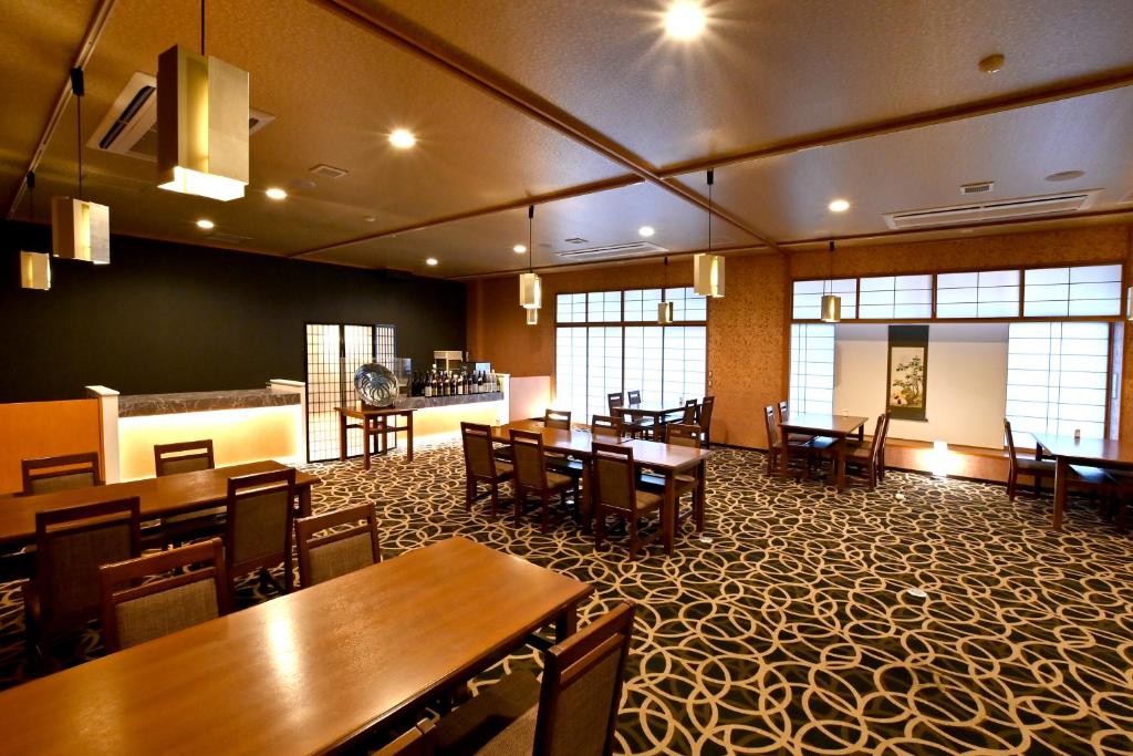 Restaurace v ubytování 原鶴の舞